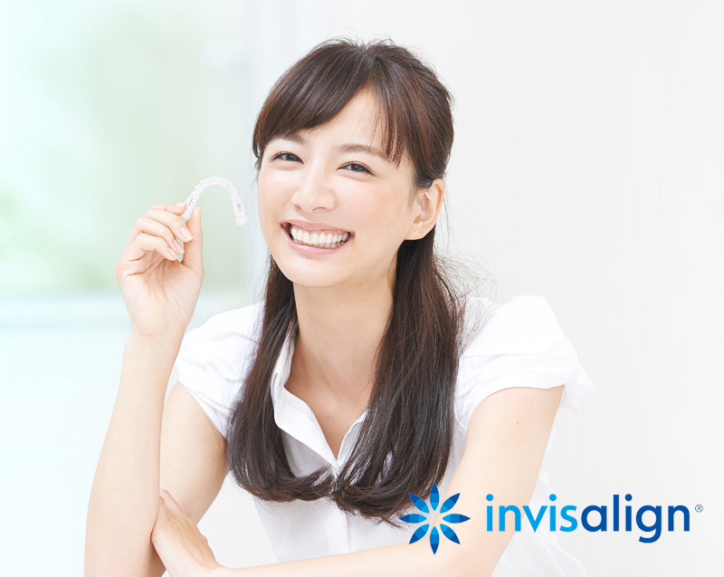 透明マウスピースで歯並びを